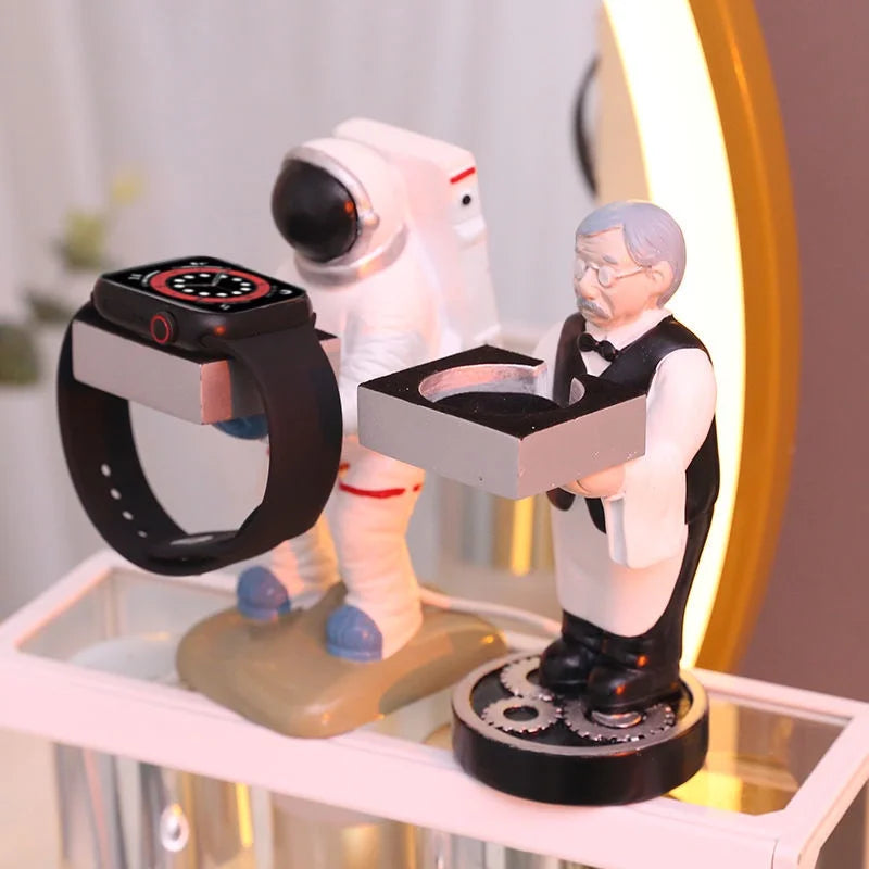 Creative Astronaut Doll Desktop Wireless Watch Charging Stand for Apple Watch 8 7 6 5 4 Watch Charging Base Storage Rack Support