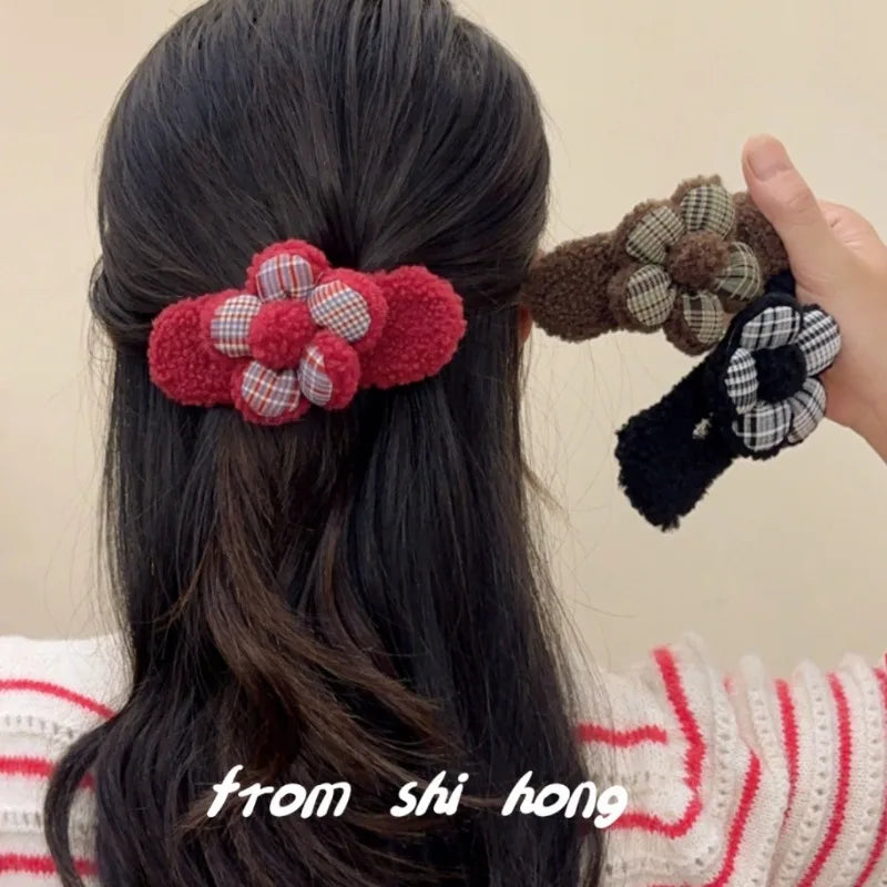 Autumn Winter Plush Flower Hair Claw For Women Duckbill Clip Hairpin 2025 New Trendy Butterfly Pearl Hair Clips Hair Accessories