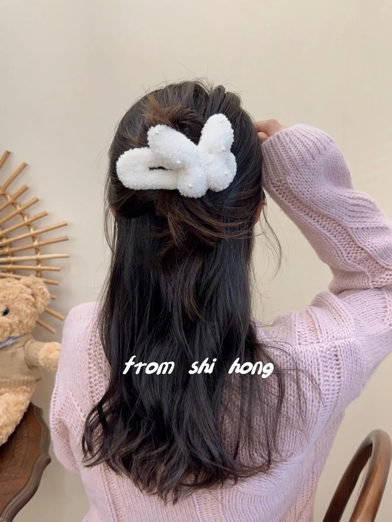 Autumn Winter Plush Flower Hair Claw For Women Duckbill Clip Hairpin 2025 New Trendy Butterfly Pearl Hair Clips Hair Accessories