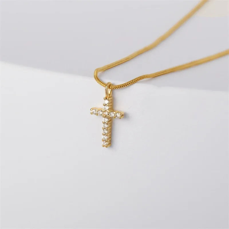 Gothic Pink Cross Necklace Y2K Purple Zircon Punk Pendant Necklace Grunge Heart Cross Necklace for Women Jewelry Accessories