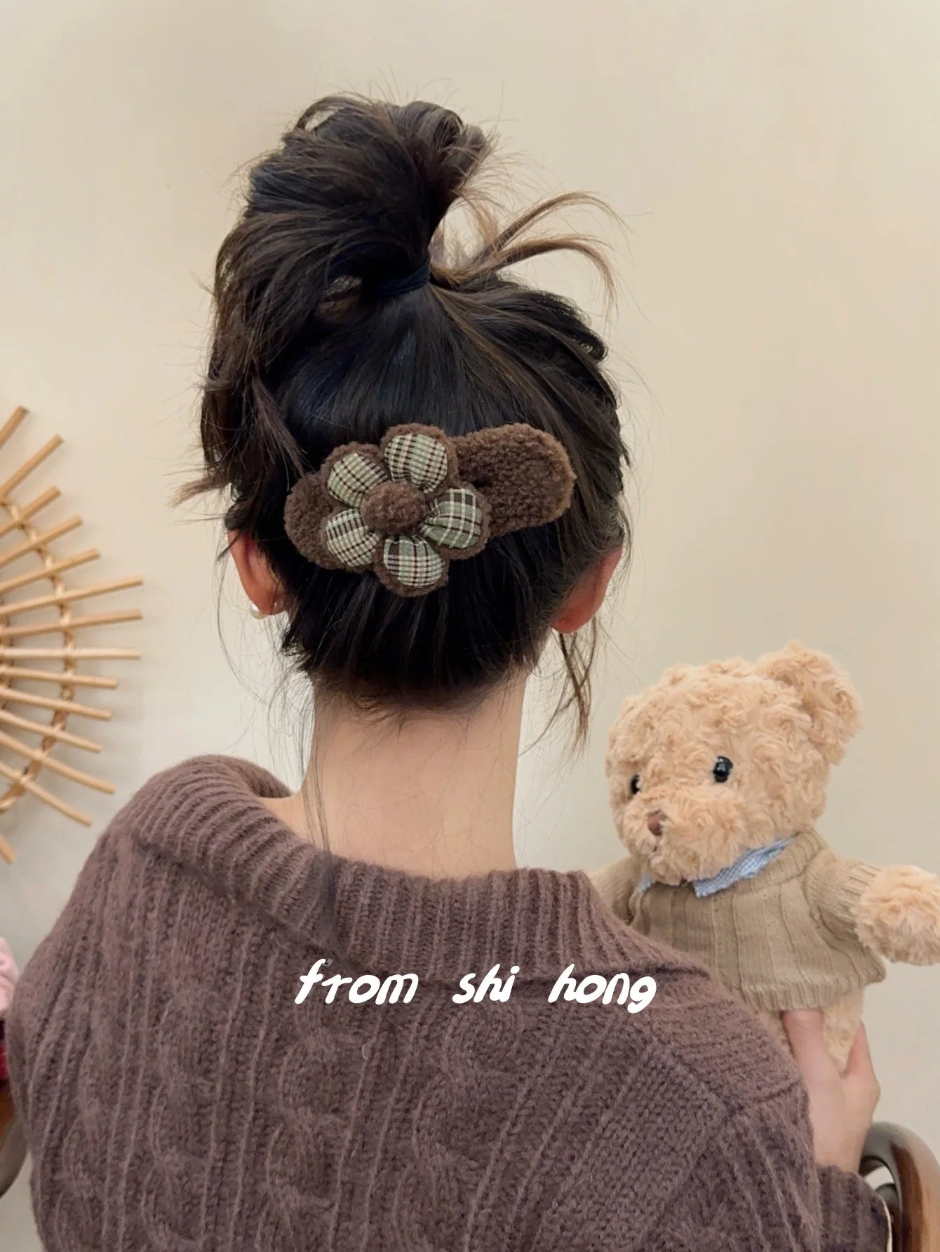 Autumn Winter Plush Flower Hair Claw For Women Duckbill Clip Hairpin 2025 New Trendy Butterfly Pearl Hair Clips Hair Accessories