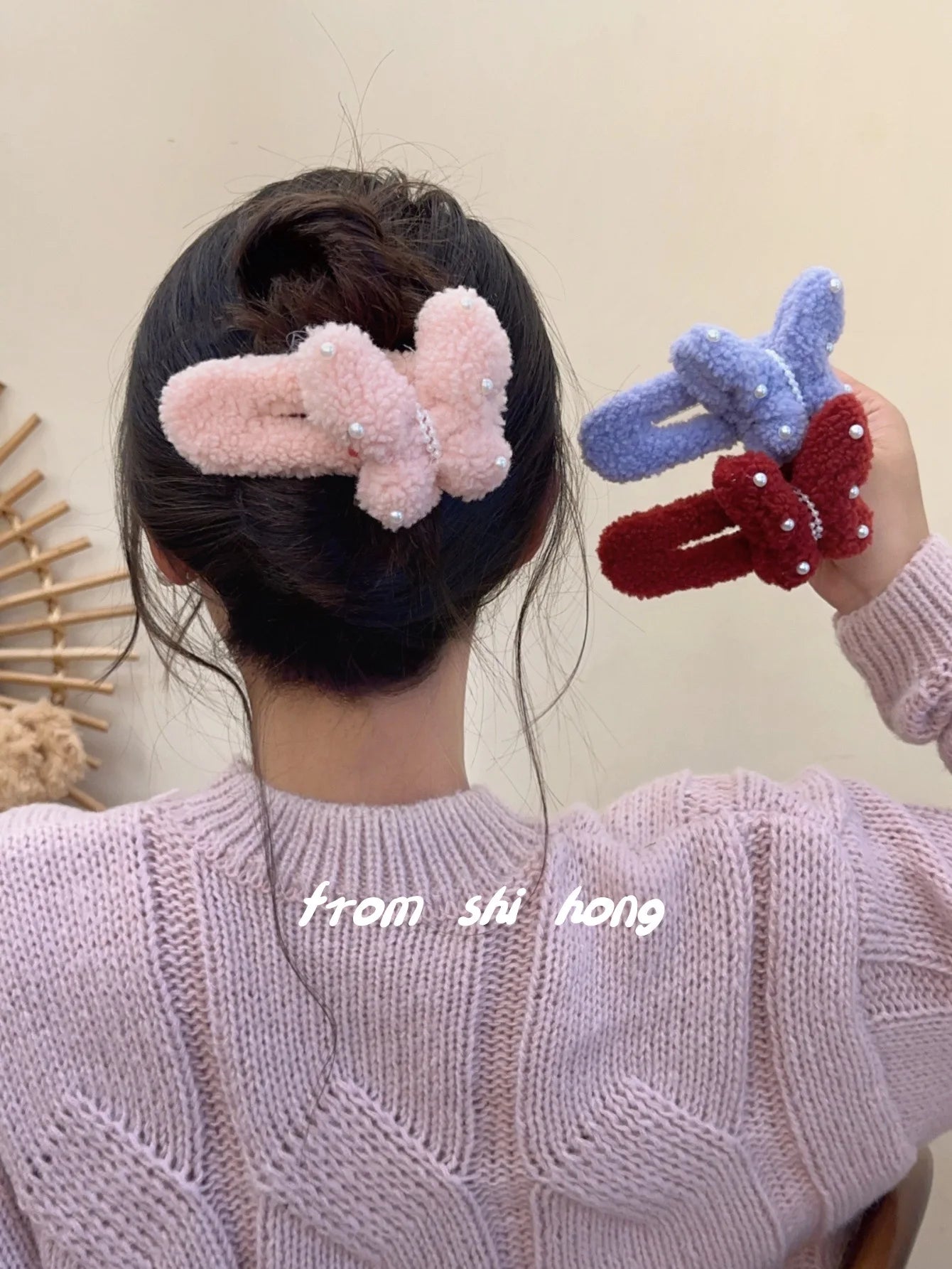 Autumn Winter Plush Flower Hair Claw For Women Duckbill Clip Hairpin 2025 New Trendy Butterfly Pearl Hair Clips Hair Accessories