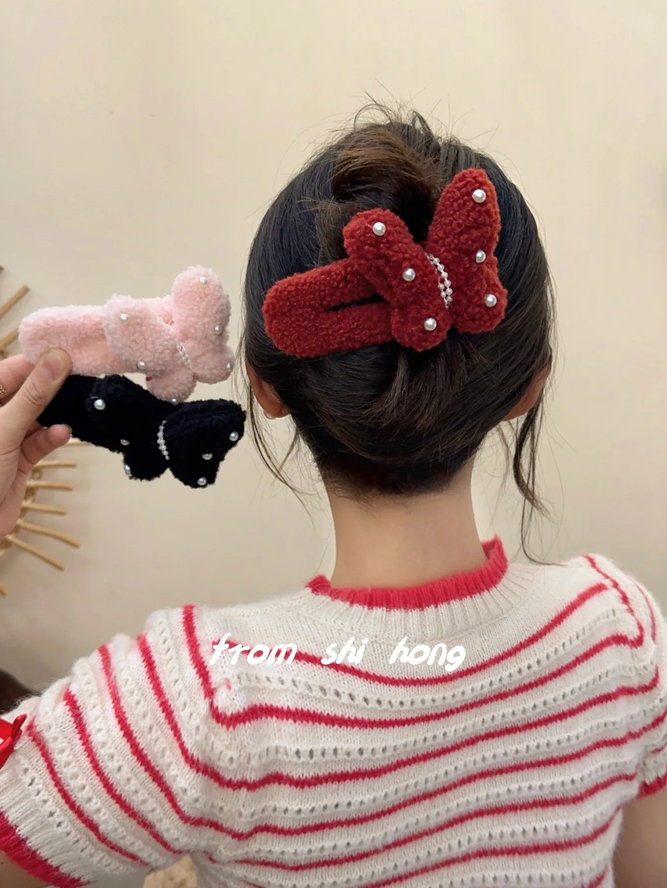 Autumn Winter Plush Flower Hair Claw For Women Duckbill Clip Hairpin 2025 New Trendy Butterfly Pearl Hair Clips Hair Accessories